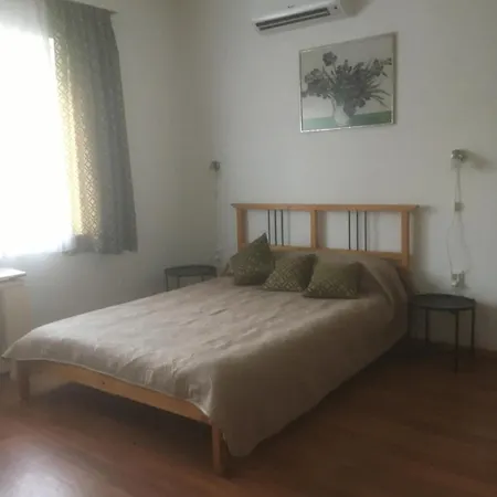 皮罗斯卡温蒂加斯公寓 Nyíregyháza